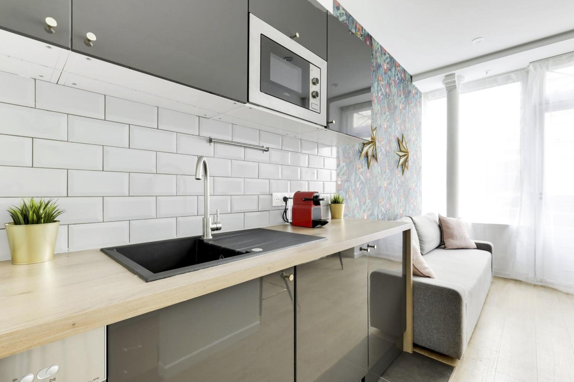 Nice Apartment Renovated And Bright Street Side Paris Exterior photo